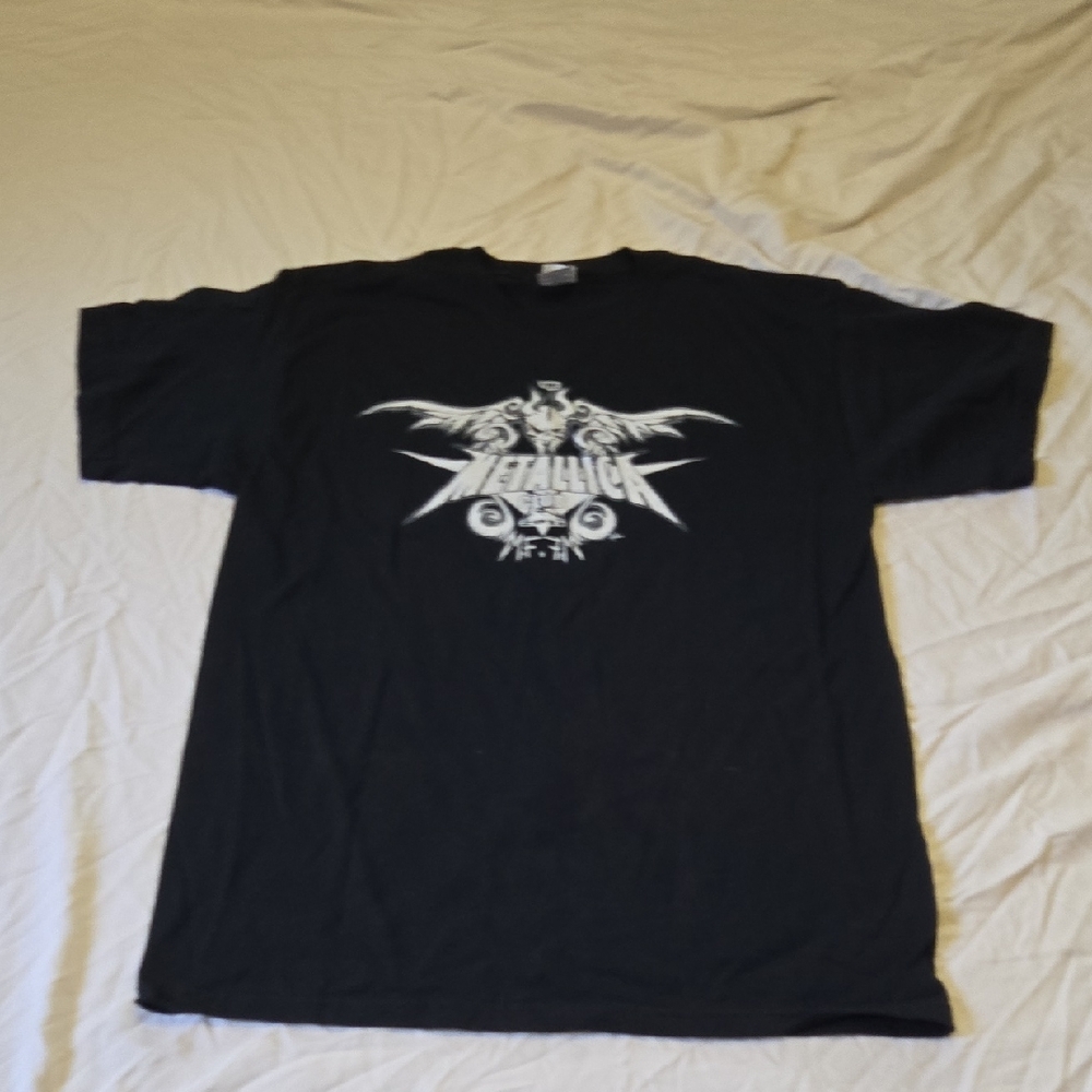 Mens Large Metallica Club 2011 T-shirt